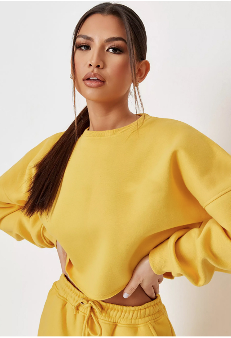 crew-oversize-gold-sweatshirt Crew Crop Sweathshirt
